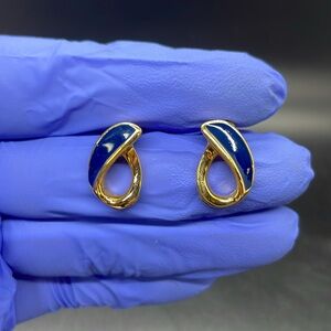 Trifari blue navy gold enamel teardrop earring